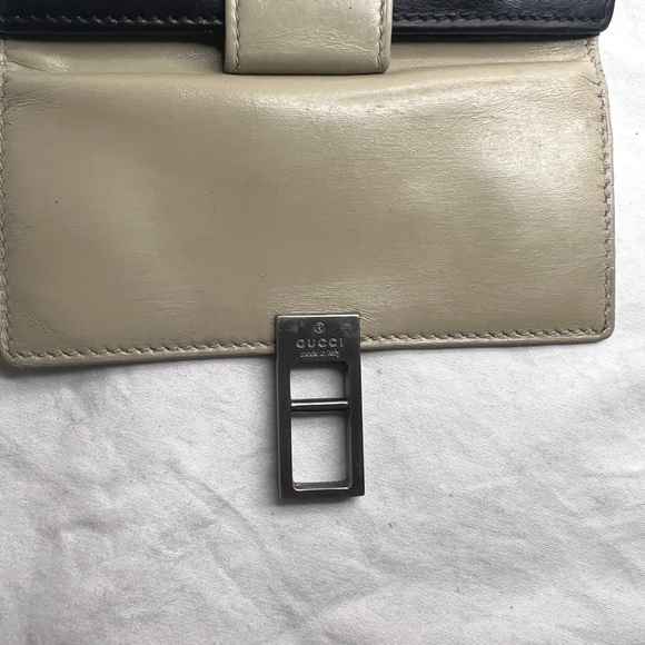 💯 Authentic Refurbished Gucci compact Wallet - Picture 5 of 7